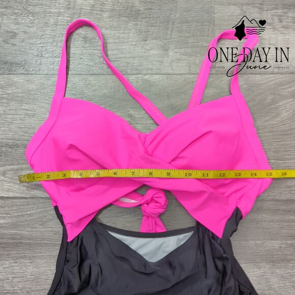 Eomenie Cross Front Cut Out One Piece Swimsuit Size S - Picture 5 of 7